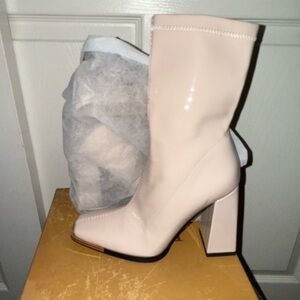 Elegant Cream Women's Boots